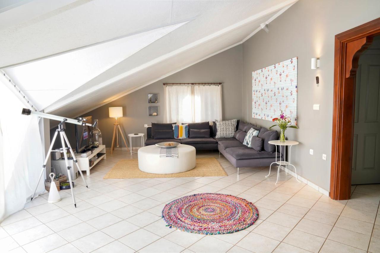 A&B Home Hotel Гёчек Экстерьер фото