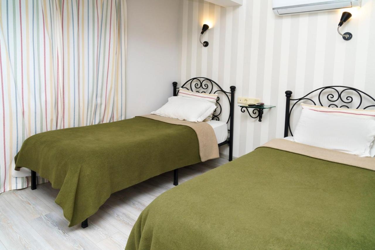 A&B Home Hotel Гёчек Экстерьер фото