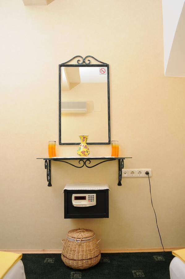 A&B Home Hotel Гёчек Экстерьер фото